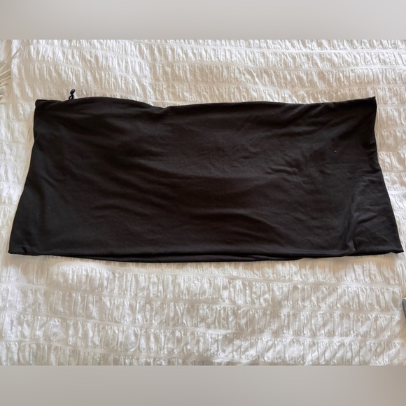 Beyond Yoga Black Infinity Scarf with Pocket - Picture 1 of 7